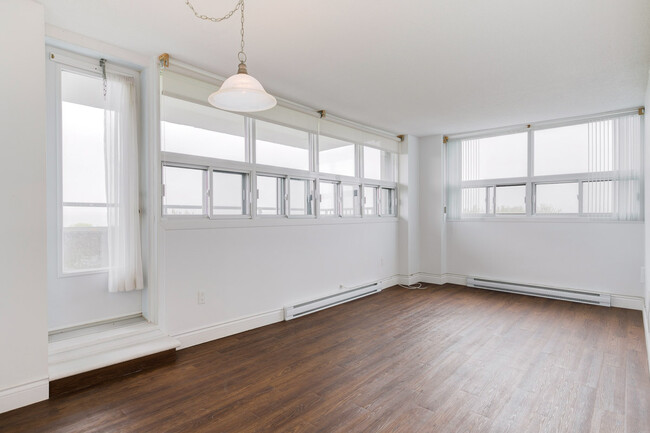 Building Photo - Chapdelaine Apartments