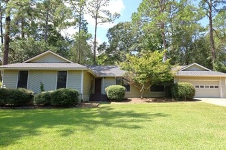 Building Photo - 2208 Northwood Cir
