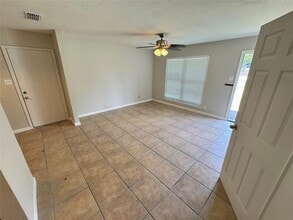 Building Photo - 4748 Suburban Dr