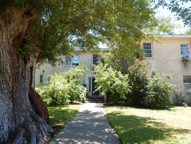 Building Photo - 2 br, 1 bath House - 253 Rosebud Avenue #5