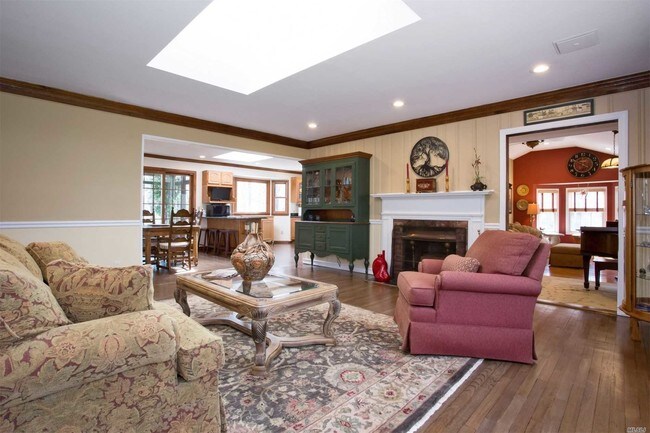 Building Photo - 10 Surry Hill Pl