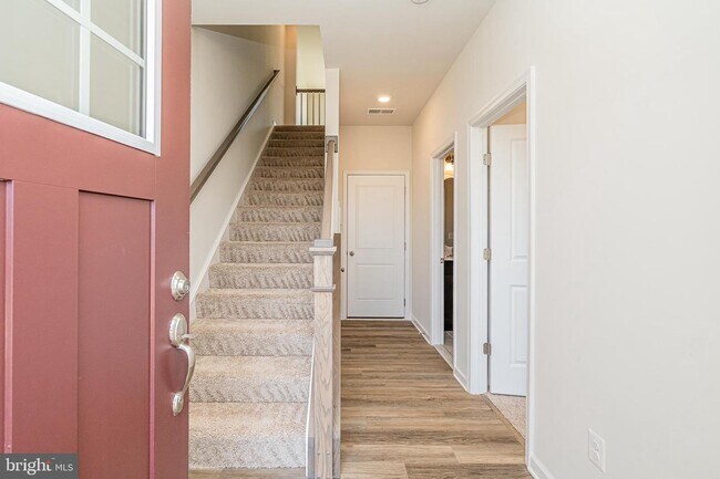 Foto del edificio - 835 Sawback Sq NE