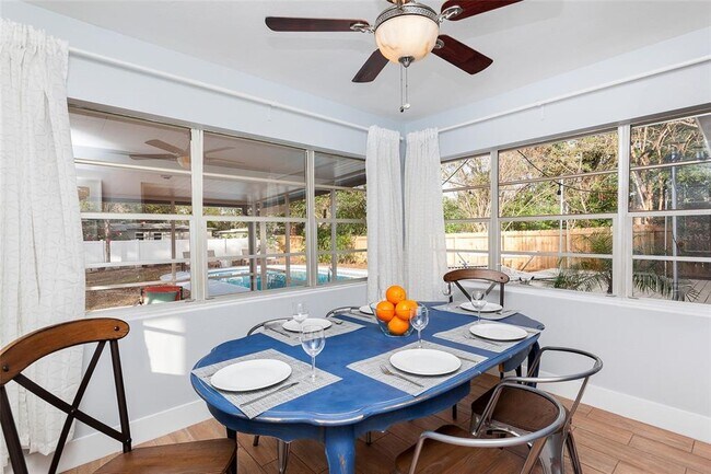 Foto del edificio - 407 E Crystal Lake St