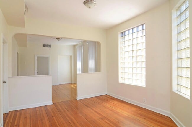 Foto del edificio - 2519 N Francisco Ave