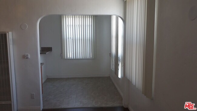 Foto del edificio - 5017 S Crenshaw Blvd
