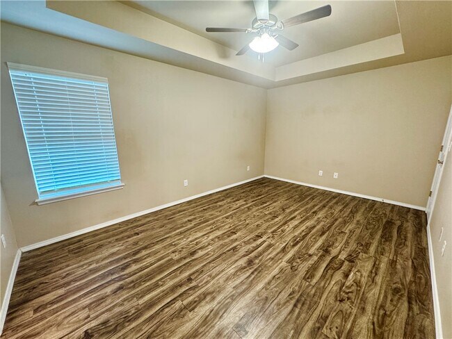 Foto del edificio - 1020 Clearspring Ct