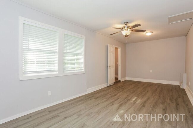 Foto del edificio - 1009 E Jefferson St