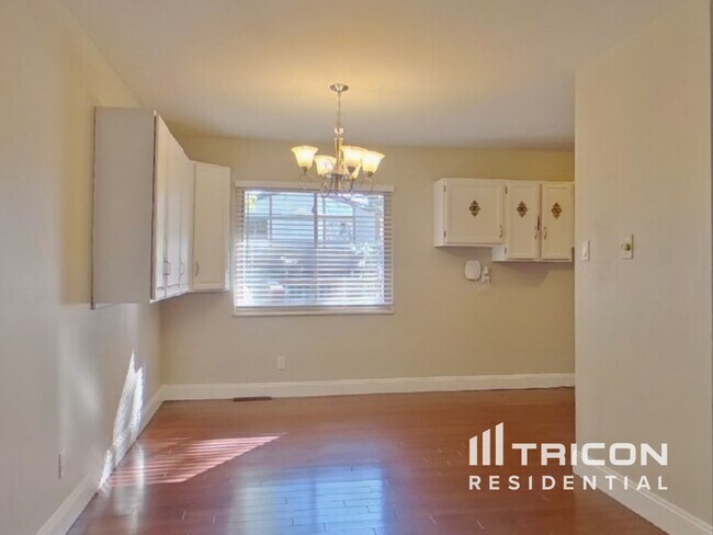 Foto del edificio - 3134 S Richfield St