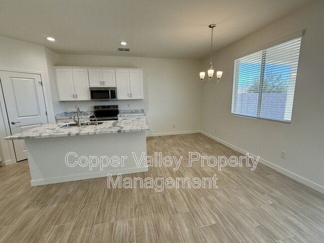 Building Photo - 40516 N 3rd Ave