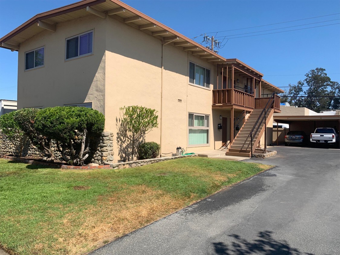 926 Lupin Dr Unit 3, Salinas, CA 93906 Apartment for Rent in Salinas