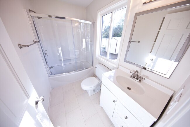 Photo - 2022 Wappoo Hall Rd Apartments