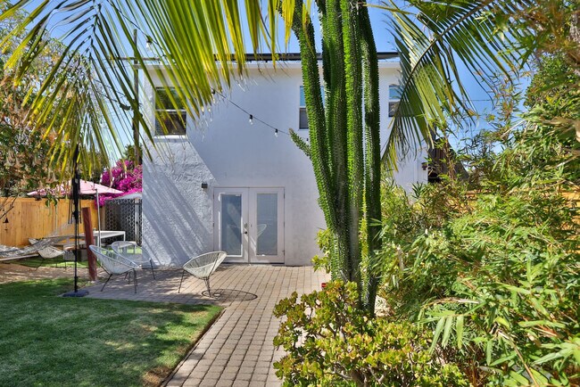 Foto del edificio - 3270 Cedar St