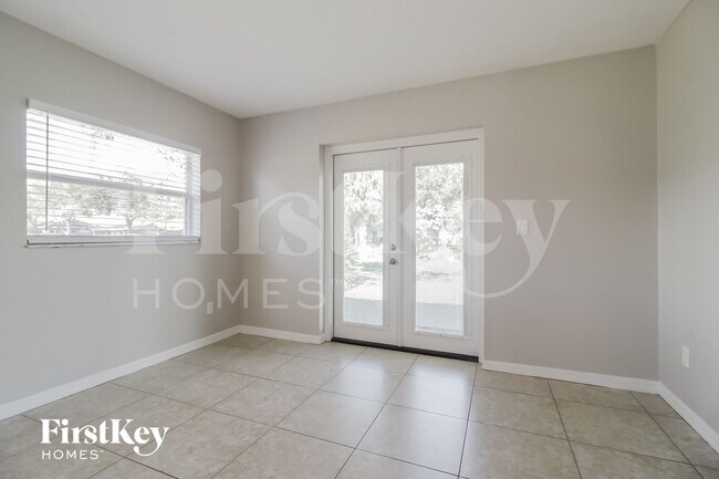 Foto del edificio - 1319 Macon Dr