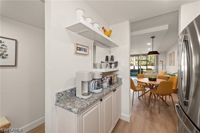 Foto del edificio - 501 Forest Lakes Blvd