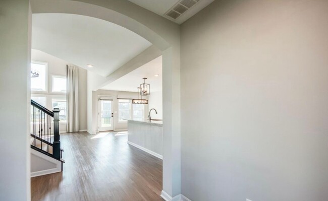 Building Photo - 15911 Long Meadow Way