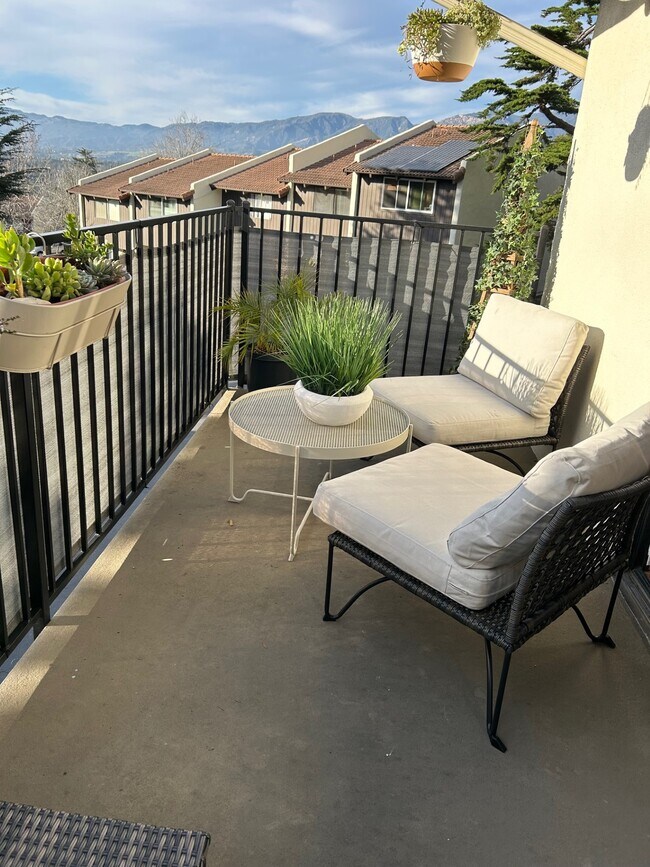 976 Miramonte Dr, Santa Barbara, CA 93109 Townhome Rentals in Santa