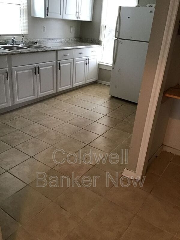 Building Photo - 1037 Jackson Ave