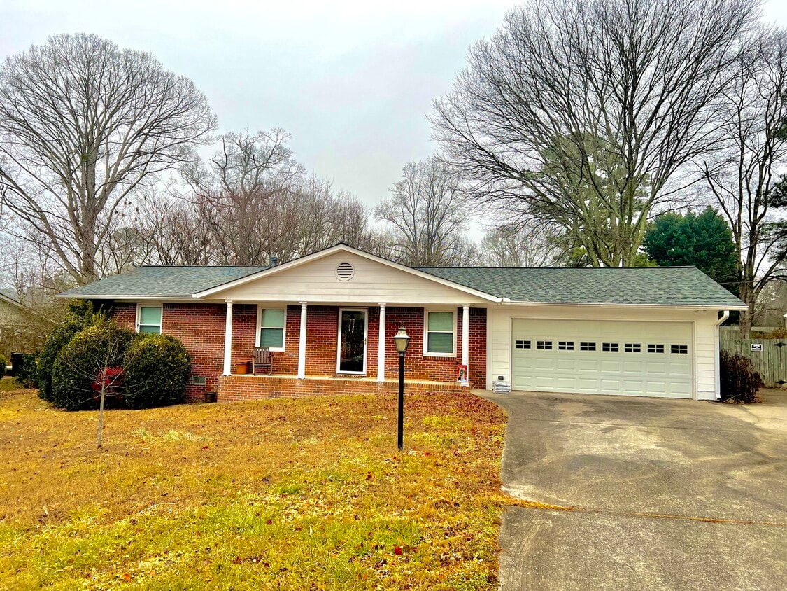 3961 S Hurt Rd SW, Smyrna, GA 30082 House Rental in Smyrna, GA