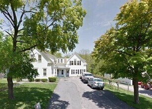 Building Photo - 231 Pleasant St