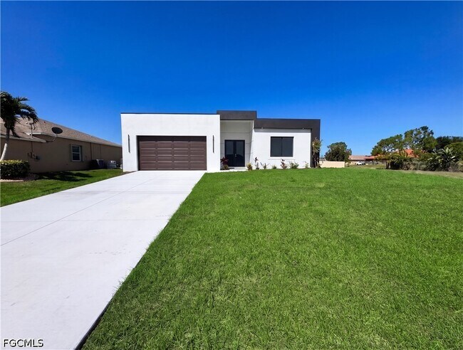 Foto del edificio - 2102 NW 25th Pl