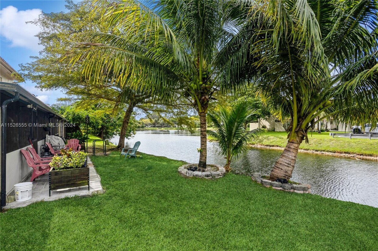 14253 Kendale Lakes Cir, Miami, FL 33183 Townhome Rentals in Miami FL