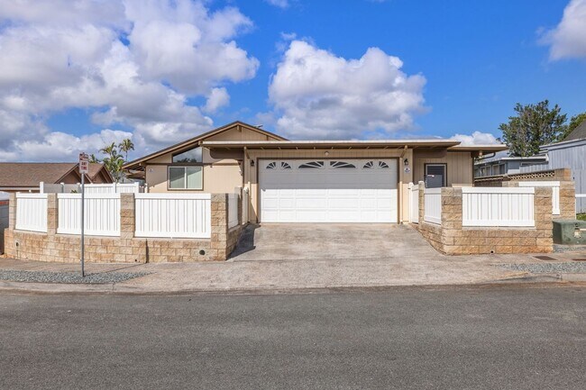 Foto del edificio - Spacious, 4 bedroom 2 bath single family home in Mililani located on a cul de sac.