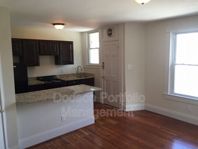 Foto del edificio - 2011 Rosewood Ave