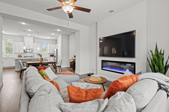 Building Photo - 2248 Palomino St