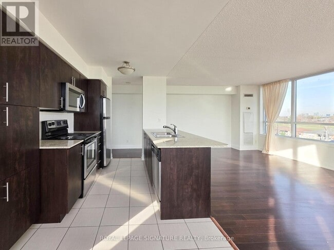 Building Photo - 1060 Sheppard Ave W