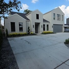 Building Photo - 5009 Wateka Dr