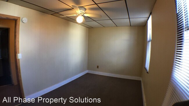 Building Photo - 1302-1304 N 10th St