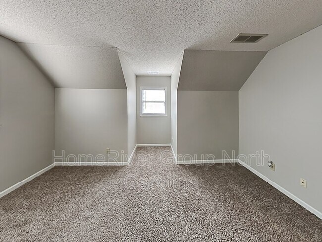 Foto del edificio - 213 Bradberry Ln