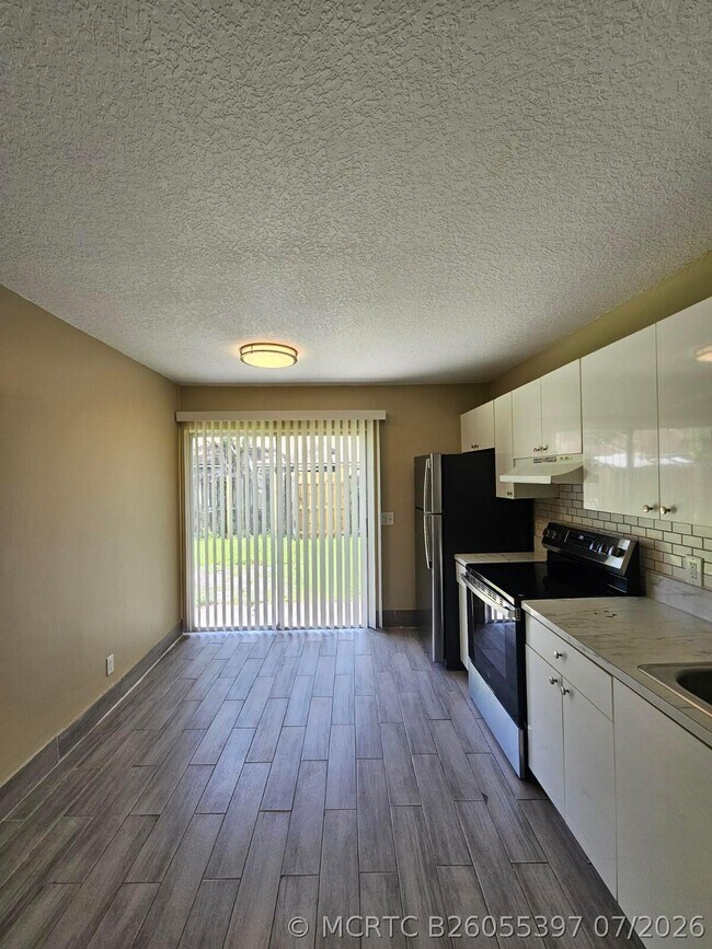 Foto del edificio - 4859 Orleans Ct