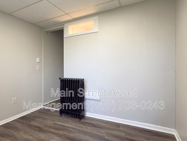 Building Photo - 2108 Walnut St