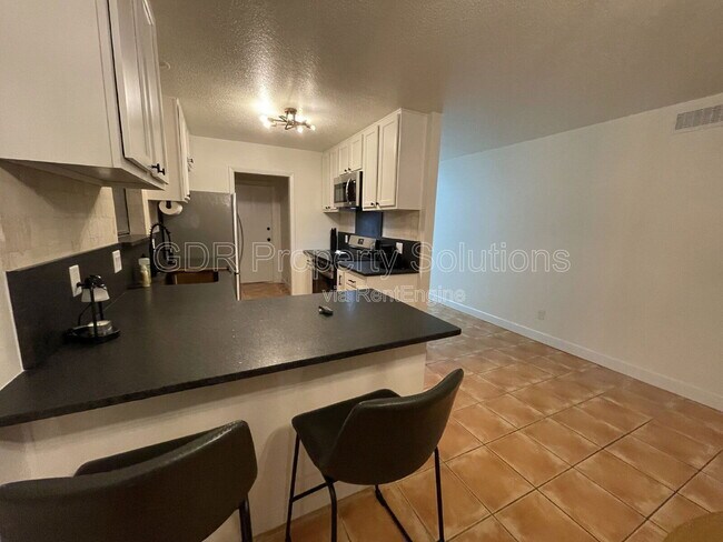 Foto del edificio - 520 Ortiz Dr NE