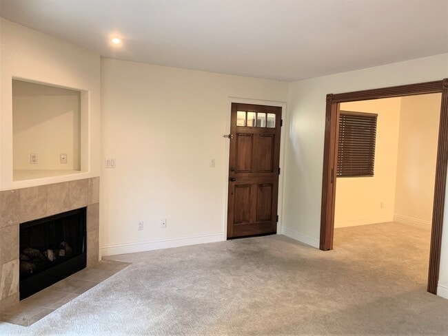 Building Photo - Upgraded Condo Near UCSD!