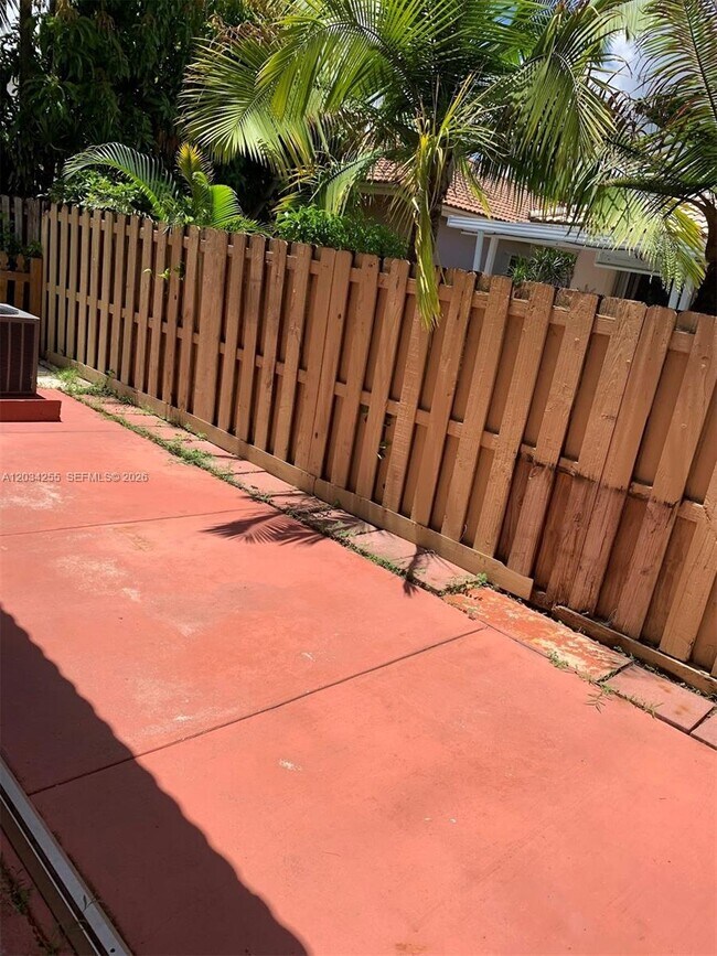 Building Photo - 15849 SW 70th Terrace