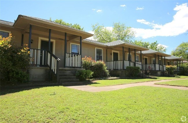 Building Photo - 326 Mill St