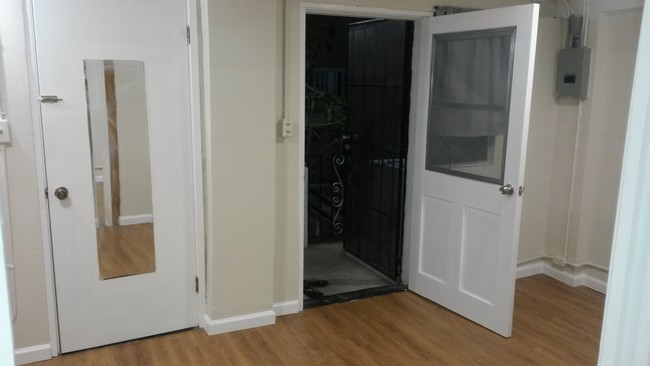 Building Photo - 99-585 Aiea Heights Dr