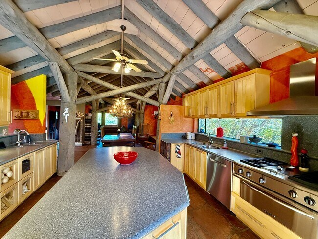 Foto del edificio - Historic Manitou Springs Home for Rent – M...