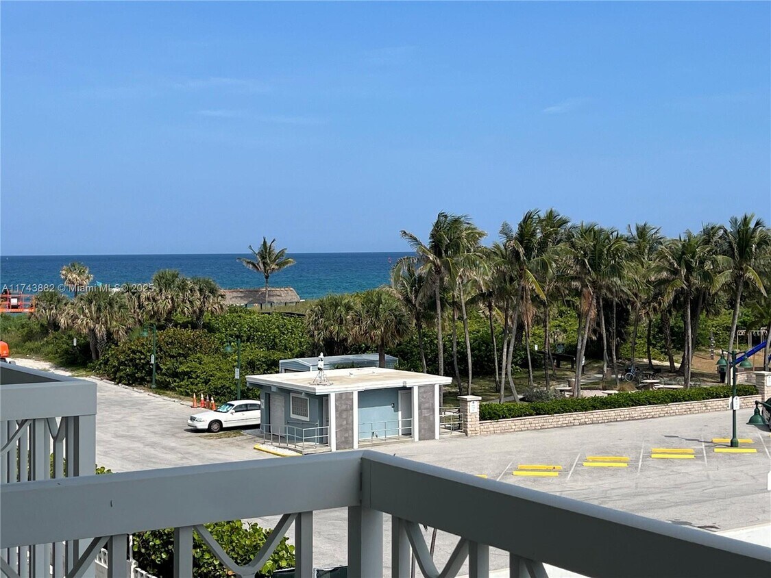 Primary Photo - 125 S Ocean Ave