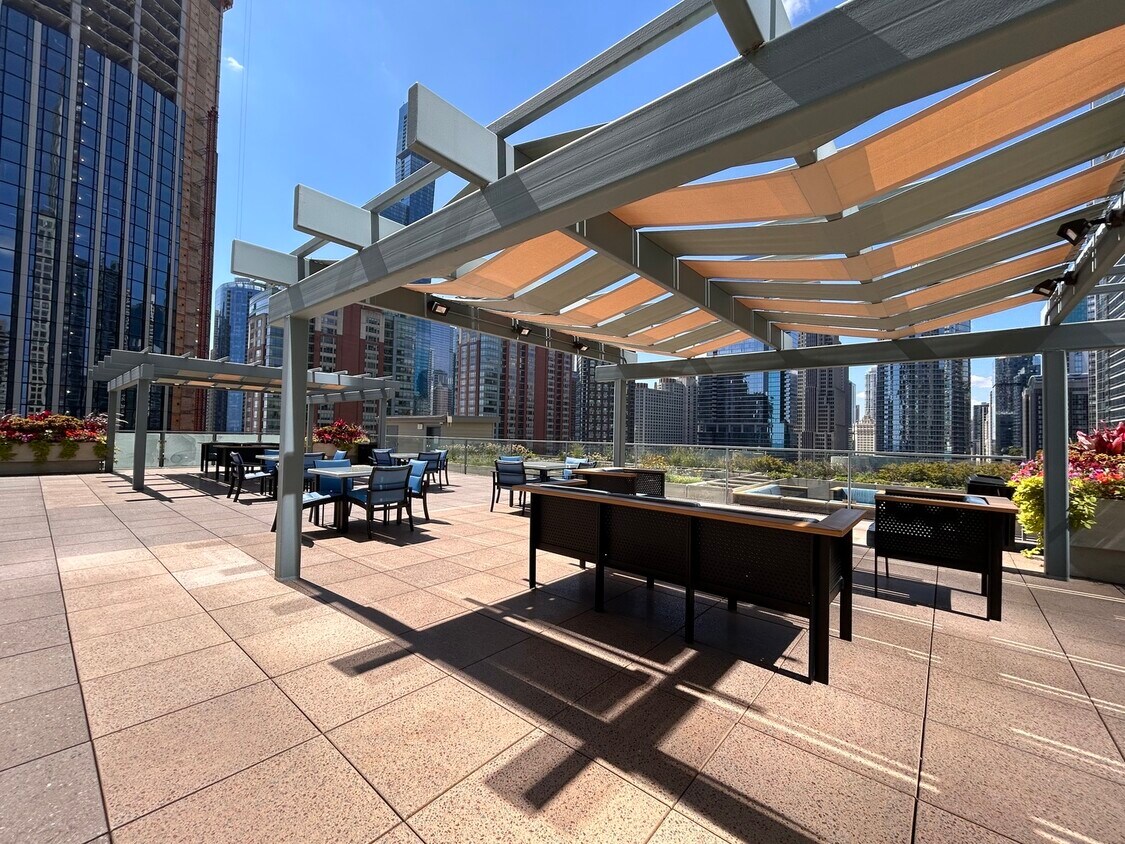 Foto principal - 474 N Lake Shore Dr