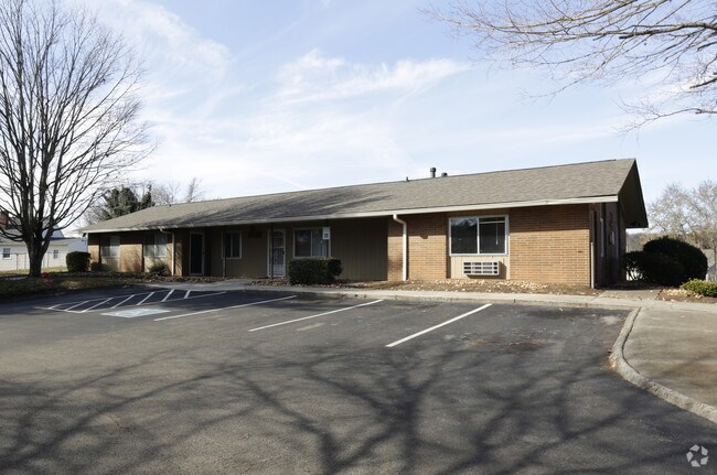 3423 Sevier Ave - Pared de piedra I - Southland Square