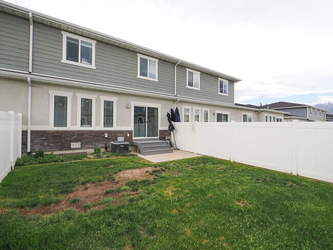 Foto del edificio - 3 Bedroom, 2.5 Bathroom Riverton Town Home