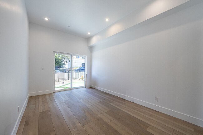 Foto del edificio - 242 N Dillon St