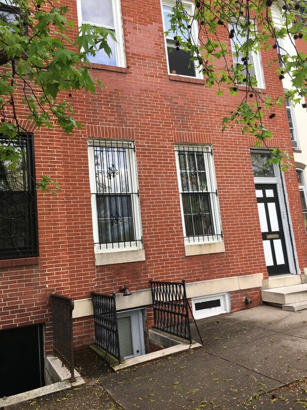 Foto principal - 226 S Patterson Park Ave