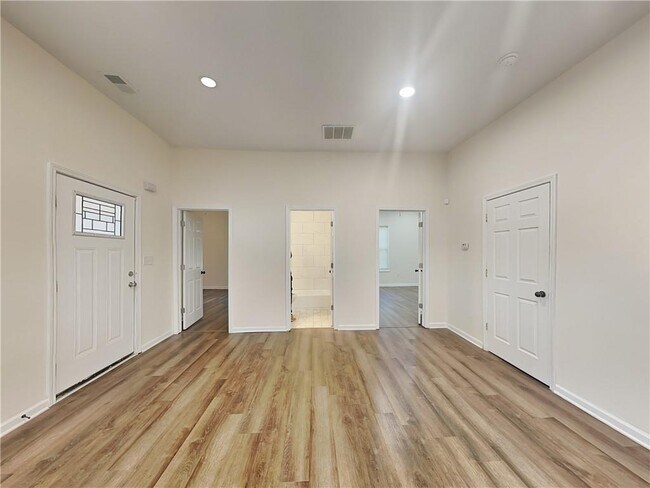 Building Photo - 1849 E Farris Ave