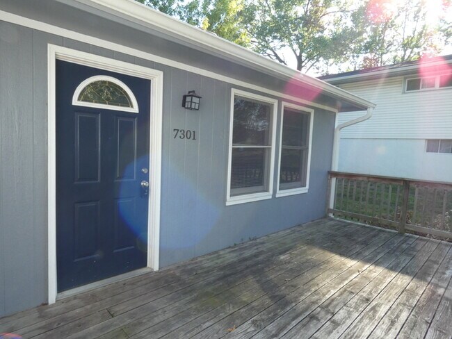 Building Photo - Home in Park Hill School District!