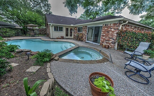 Foto del edificio - 22806 Poppyfield Dr