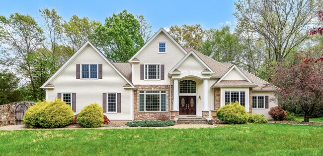 Building Photo - 244 Watch Hill Rd